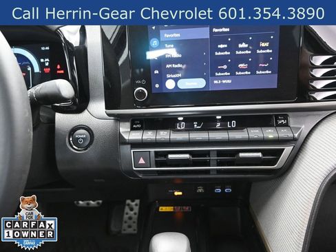 Used 2025 Toyota Camry SE w/ Convenience Package FWD image 29