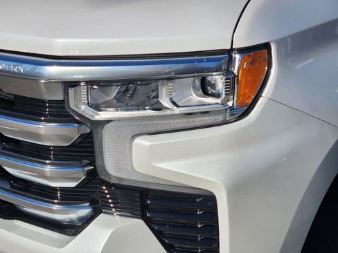Used 2023 Chevrolet Silverado 1500 High Country image 8