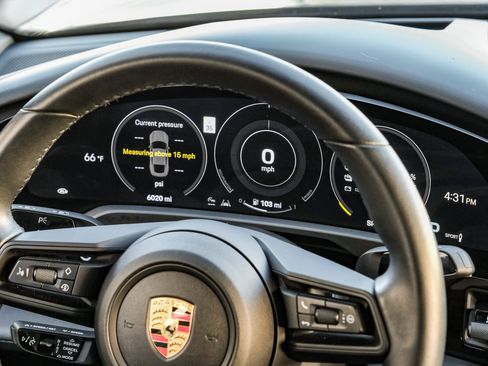 Used 2021 Porsche Taycan image 16