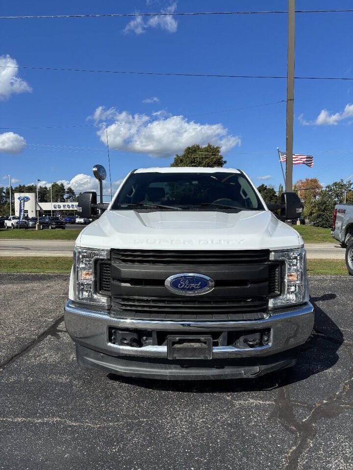 Used 2019 Ford F250 XL w/ Power Equipment Group AWD/4WD image 3