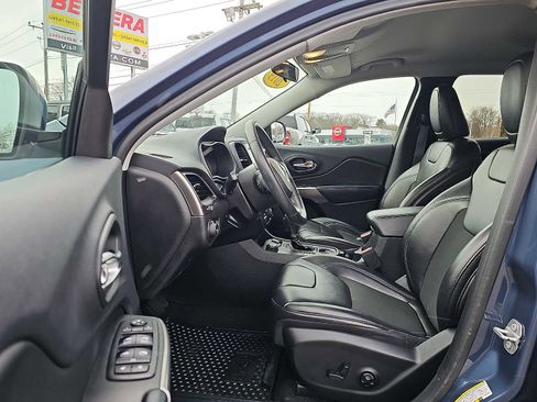 Used 2019 Jeep Cherokee Latitude Plus w/ Cold Weather Group image 14