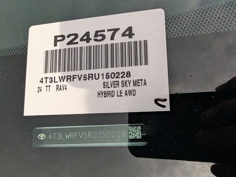Used 2024 Toyota RAV4 LE AWD/4WD image 33