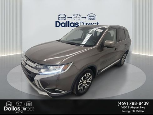 Used 2017 Mitsubishi Outlander SE image 2