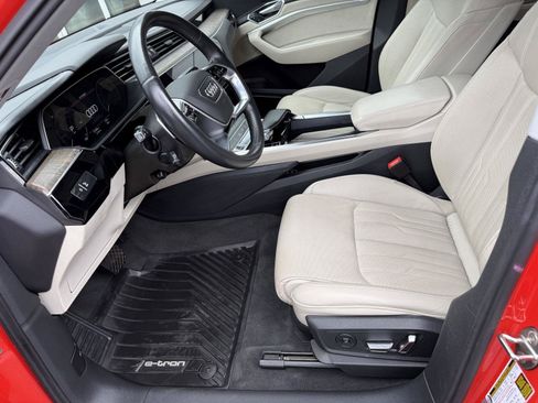 Used 2021 Audi e-tron Prestige w/ Prestige Package AWD/4WD image 13