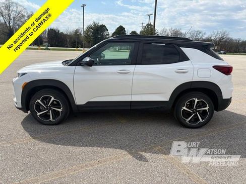 Used 2023 Chevrolet TrailBlazer RS w/ Sun and Liftgate Package image 3