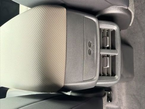 New 2026 Chevrolet Equinox LT w/ Convenience Package II AWD/4WD image 13