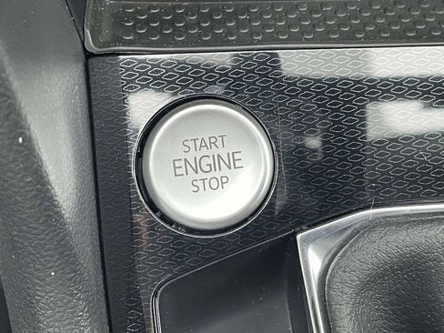New 2026 Volkswagen Taos SE FWD image 29