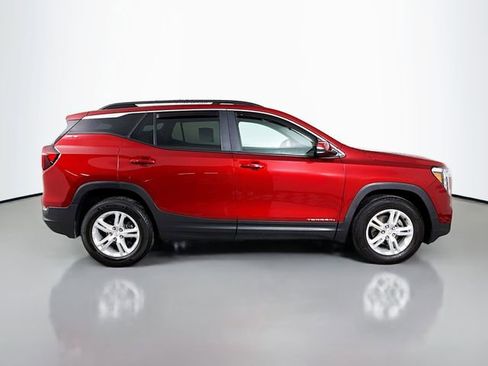 Used 2024 GMC Terrain SLE w/ Driver Convenience Package image 8