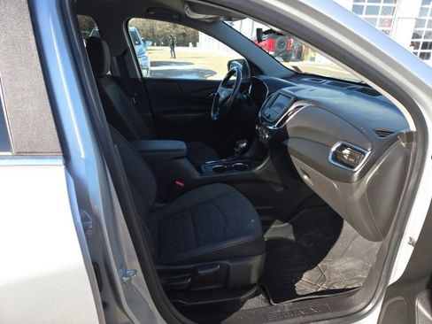 Used 2022 Chevrolet Equinox LT image 12