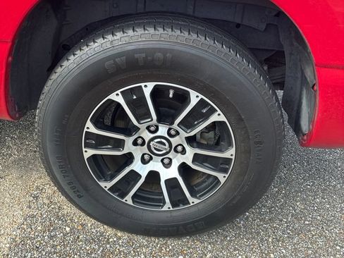 Used 2022 Nissan Titan SV RWD image 9