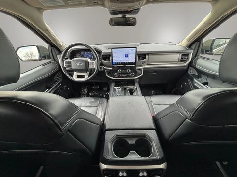Used 2024 Ford Expedition XLT image 37
