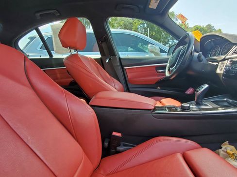Used 2017 BMW 330i Sedan RWD image 4