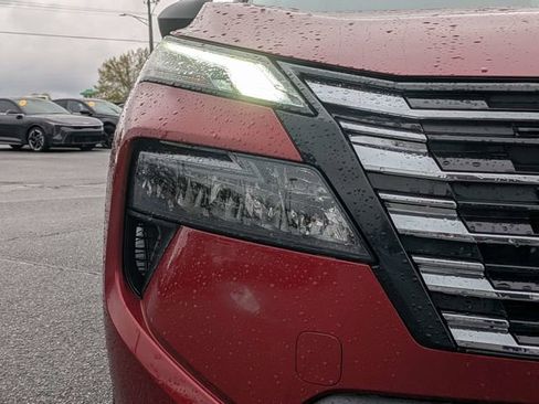 Certified 2025 Nissan Rogue S image 10