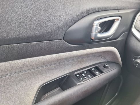 Used 2024 Jeep Compass Latitude AWD/4WD image 18