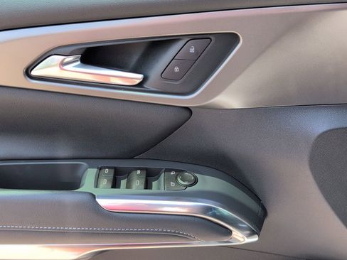 New 2026 Chevrolet Traverse LT w/ Sun and Wheel Package FWD image 16