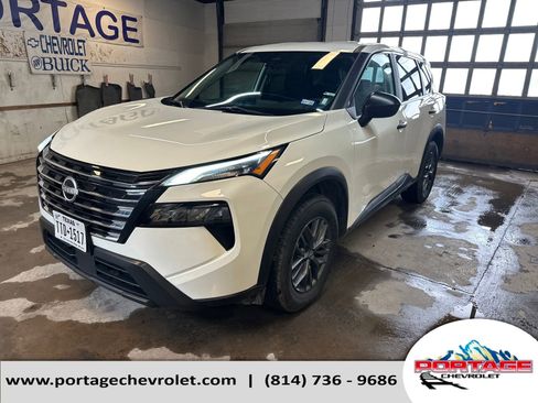 Used 2024 Nissan Rogue S image 1