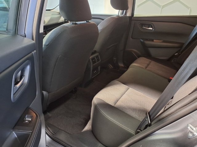 Used 2026 Nissan Rogue SV AWD/4WD image 18
