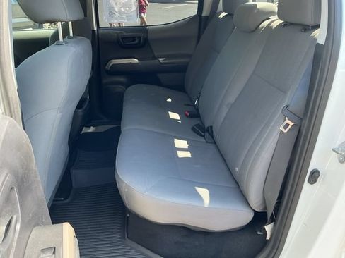 Used 2018 Toyota Tacoma SR5 RWD image 22