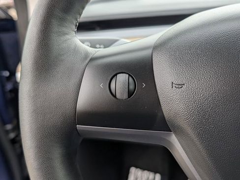 Used 2022 Tesla Model 3 Long Range AWD/4WD image 21