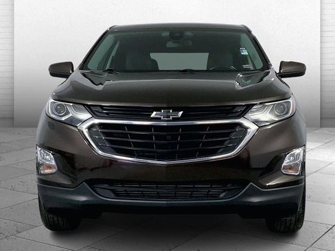 Used 2020 Chevrolet Equinox LT w/ Driver Convenience Package image 2