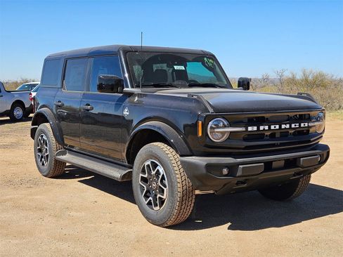 New 2026 Ford Bronco Outer Banks image 3