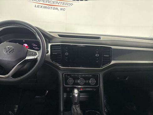 Used 2023 Volkswagen Atlas Cross Sport SE w/ Panoramic Sunroof Package FWD image 22