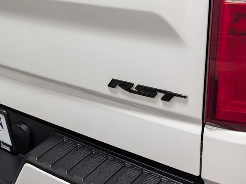 Used 2024 Chevrolet Silverado 1500 RST w/ Redline Edition AWD/4WD image 4