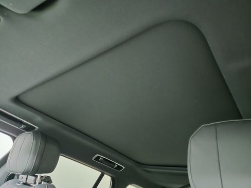 New 2026 Land Rover Range Rover SE image 12