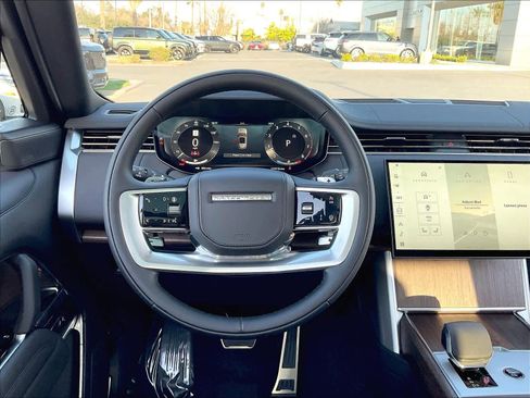 New 2026 Land Rover Range Rover SE image 15