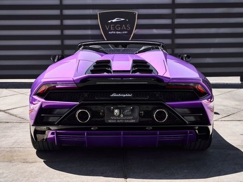 Used 2024 Lamborghini Huracan EVO image 23