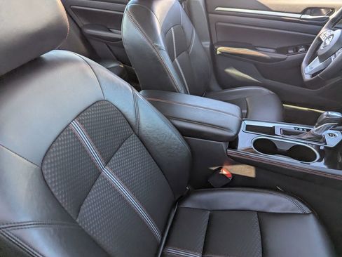 Used 2025 Nissan Altima 2.5 SR image 11