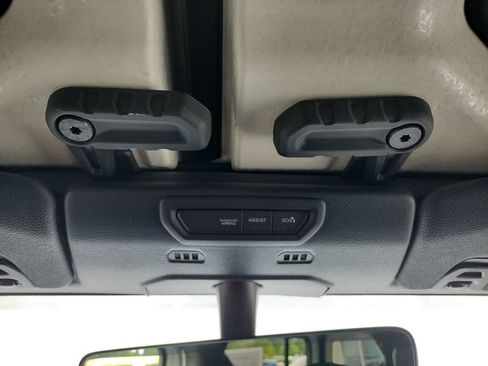 Used 2023 Jeep Wrangler Unlimited Sahara AWD/4WD image 33