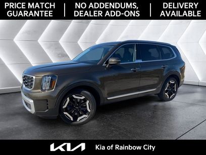 Used 2023 Kia Telluride S w/ S Sunroof Package