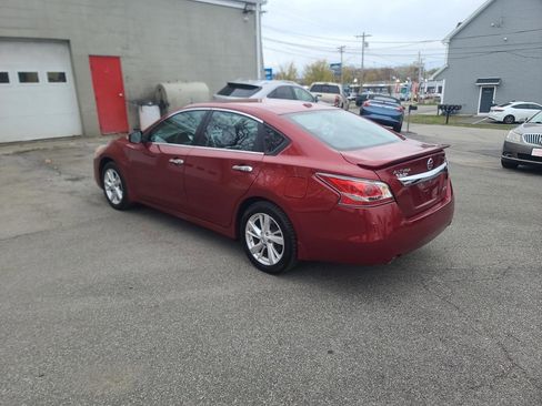 Used 2014 Nissan Altima 2.5 SV w/ Convenience Package FWD image 5