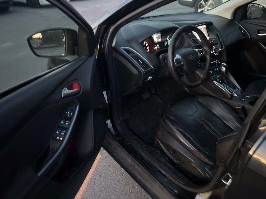 Used 2012 Ford Focus Titanium FWD image 9