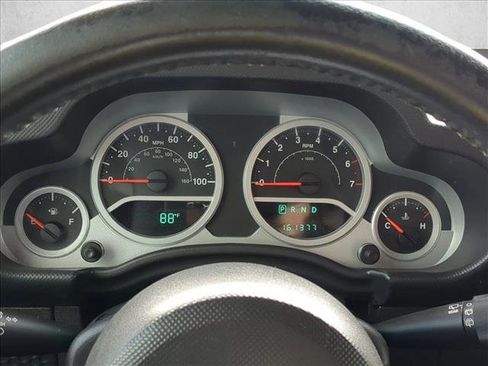 Used 2010 Jeep Wrangler Unlimited Sahara w/ Trailer Tow Group image 11