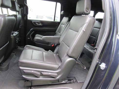Used 2021 Chevrolet Suburban LT w/ Luxury Package AWD/4WD image 23