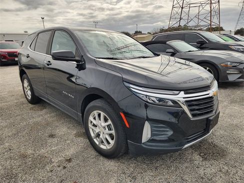 Used 2022 Chevrolet Equinox LT image 2