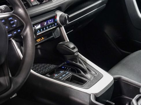 Certified 2022 Toyota RAV4 LE FWD image 24