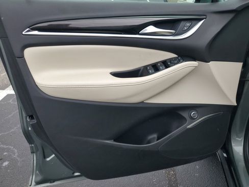 Used 2022 Buick Enclave Essence FWD image 8
