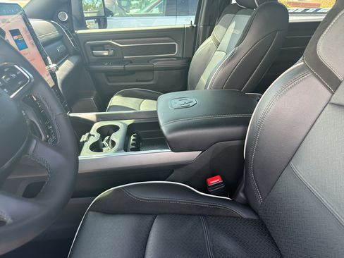Used 2025 RAM 3500 Laramie AWD/4WD image 8