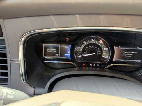 Used 2015 Lincoln Navigator 4WD w/ Equipment Group 101A Reserve image 9