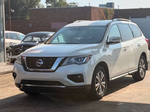 Used 2020 Nissan Pathfinder SV w/ Cargo Package AWD/4WD image 3