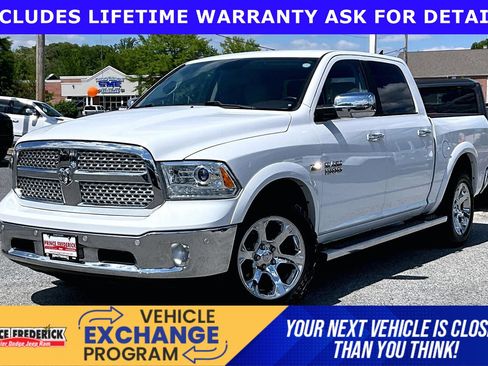 Used 2018 RAM 1500 Laramie w/ Convenience Group AWD/4WD image 3