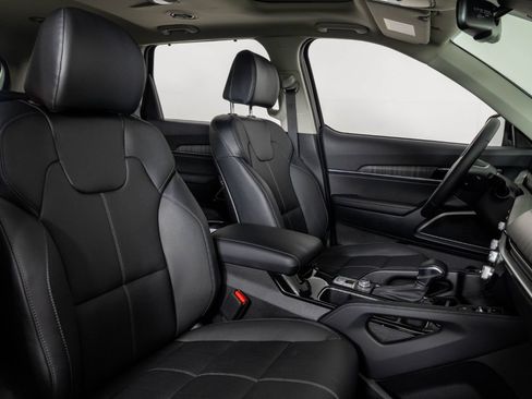 Used 2024 Kia Telluride EX w/ EX Captain's Chair Package AWD/4WD image 30