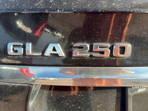 Used 2019 Mercedes-Benz GLA 250 4MATIC image 11