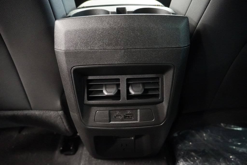 New 2026 Chevrolet Colorado ZR2 w/ Technology Package AWD/4WD image 29