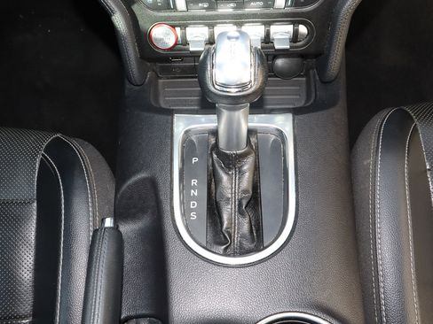 Used 2019 Ford Mustang GT Premium image 19