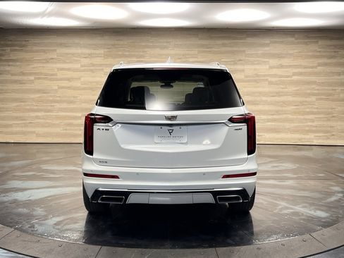 Used 2022 Cadillac XT6 Premium Luxury image 17
