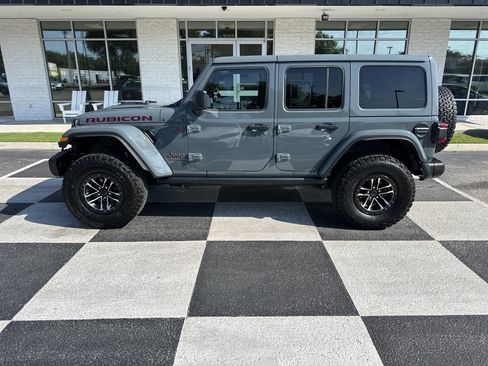 Used 2025 Jeep Wrangler Unlimited Rubicon AWD/4WD image 1